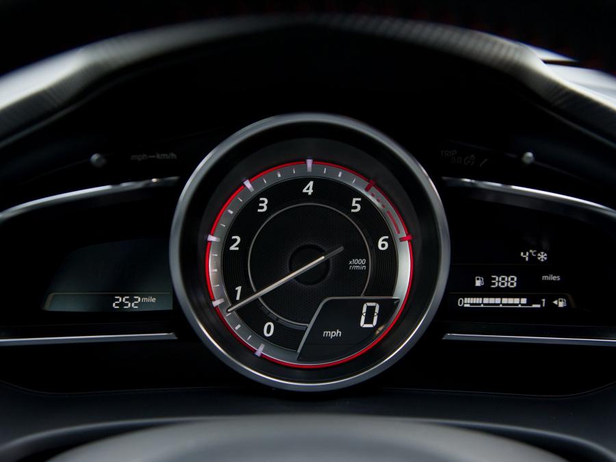  Mazda3 Hatchback 2013 года  (UK) (фото 23 из 24)
